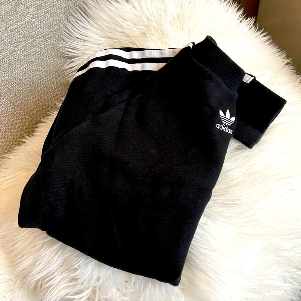 Adidas Original Three Stripe Sweatshirt